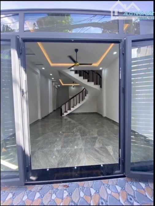 Bán nhà 3 tầng, 4,6m x 14m, hẻm tải 8m, gần Emart Phan Huy Ích, phường 14, Gò Vấp - 1