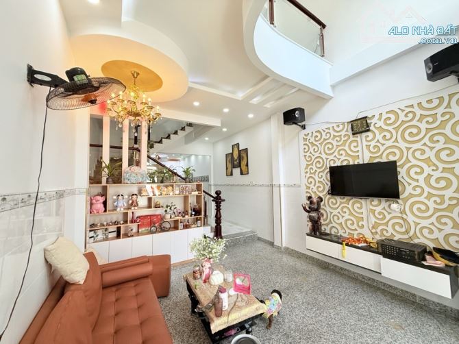 NHÀ 4 TẦNG BTCT - KÊNH TÂN HOÁ - GIÁP TÂN BÌNH - NGANG 4.2X13.5 - DTCN 60M2 - 4PN - NHÀ MỚ - 1