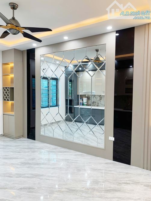 Bán nhà đẹp xây mới Tuyến 2 Lê Hồng Phong. DT 60m2 x 5T Thang Máy - 12