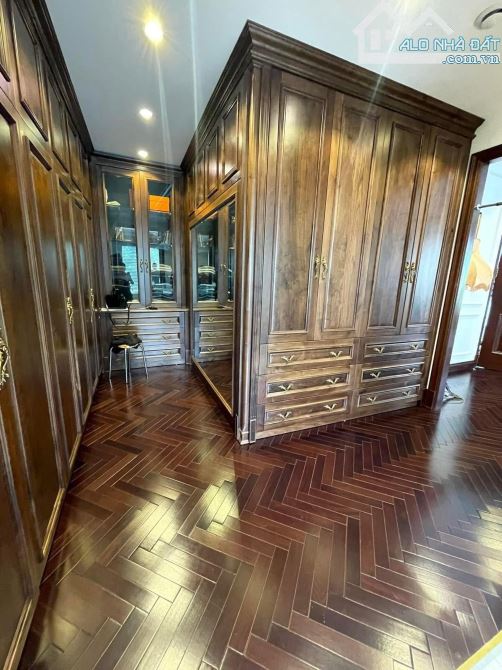 BÁN SIÊU BIỆT PHỦ CIPUTRA 335M2- 4 TẦNG THANG MÁY- LÔ GÓC MT 16M- GIÁ 126 TỶ - 12
