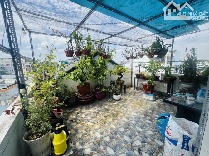 TÂN PHÚ - HẺM XE HƠI - NHÀ ĐẸP 5 TẦNG - 66M2 - NGANG GẦN 5M (4,7X14)- 4PN 6WC - AN NINH YÊ - 13