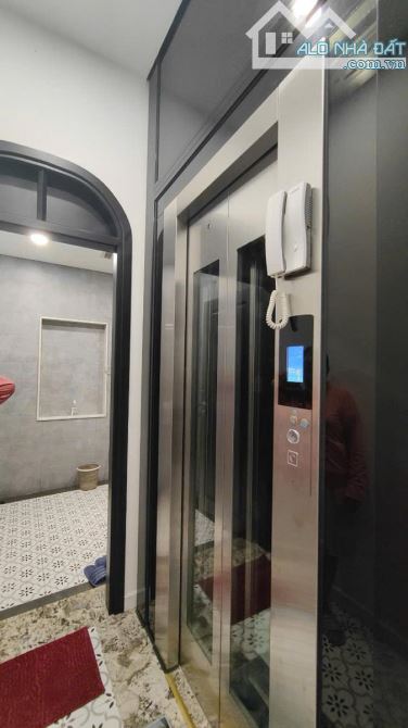 Nhỉnh 19 tỷ Chọn ngay Nhà Phạm Văn Đồng DT 56m2, MT 5.6m, 7 tầng, thông sàn, vỉa hè 10m - 2