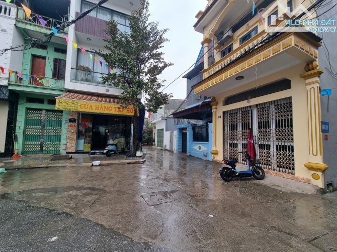 Bán nhà cấp 4 niềm xá dt 75m mt 7.8m hướng đb giá 4.5 tỷ