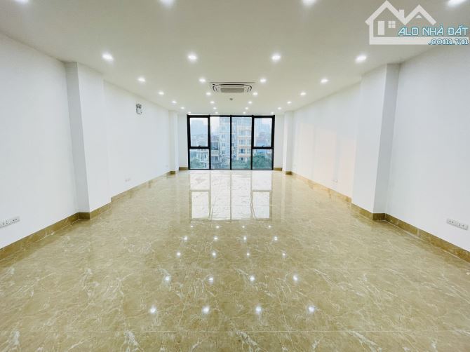 Cho thuê tòa nhà Nguyên Hồng, Đống Đa 80 mét 8 tầng thông sàn thang máy - 2