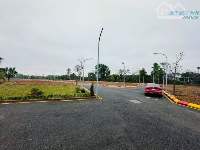 Nhỉnh 1,7 tỷ  chút có ngay lô view bám mặt hồ gần đại học Quốc Gia Hà - 2