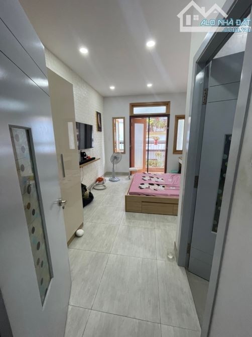 20M RA MT NGUYỄN THỊ NHỎ - TRƯỚC NHÀ 3M - 54M - 4 TẦNG - 4PN - CHỈ 6,8 TỶ - 2