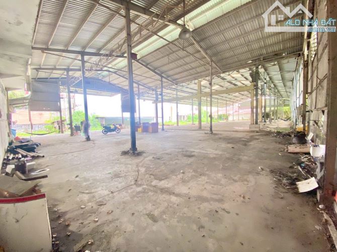 Cho Thuê MB 2.800m2 Vị Trí Siêu Đẹp Gần Góc Ngã Tư Lớn Mậu Thân Nguyễn Văn Cừ - 2