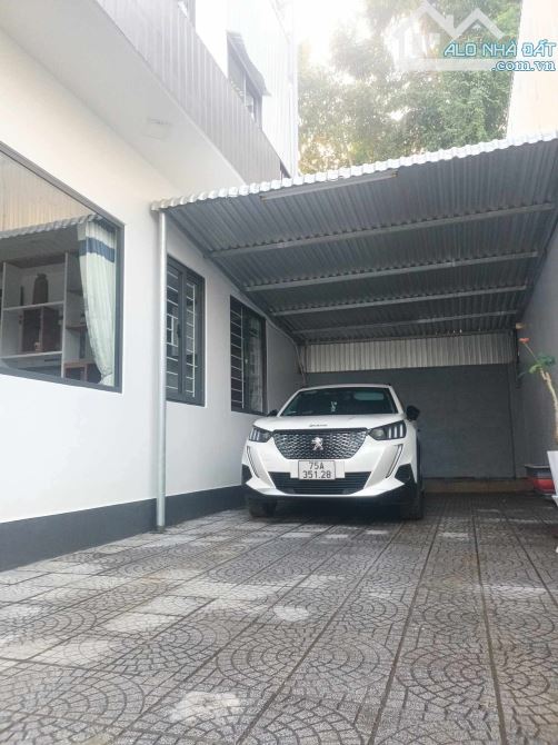 Cần bán nhà 3 tầng kiệt ô tô Khải Định, Huế gần ngã 3 Minh Mạng giá rẻ - 2