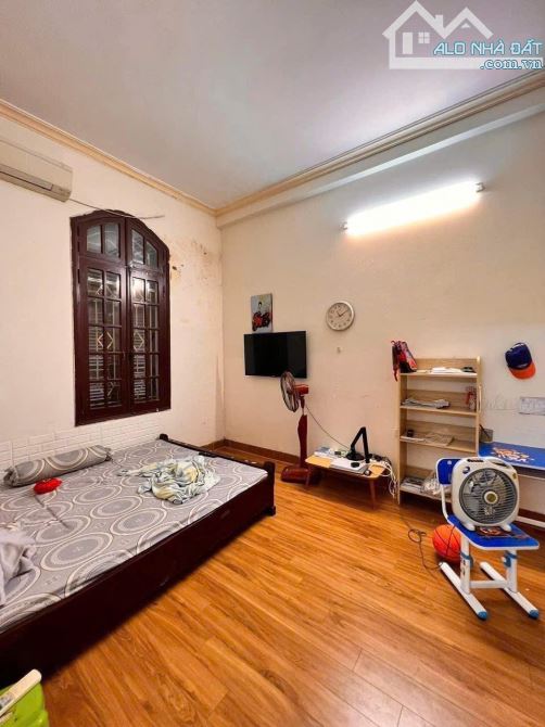 Bán nhà – Cầu giấy – Dịch Vọng – 150m2 - MT7,5m -  Ô tô vào nhà – Kinh doanh tốt – 33,5 tỷ - 2