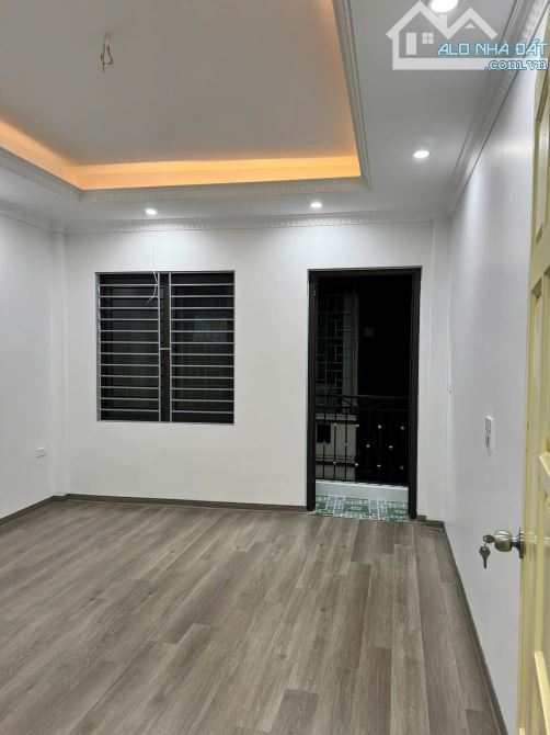 BÁN NHÀ TRẦN THÁI TÔNG, OTO ĐỖ CỬA, NGÕ THÔNG KINH DOANH, NHÀ ĐẸP -  40M2*5T*4M GIÁ 11 TỶ - 2