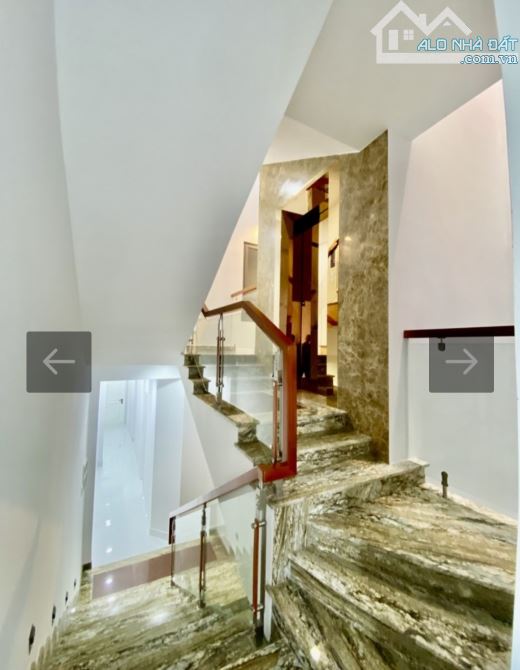 Mặt tiền Âu Dương Lân, P.3, Q.8, DT: 150m2, Bốn tầng thang máy, giảm 1 tỷ 5 còn 24 tỷ 2. - 3
