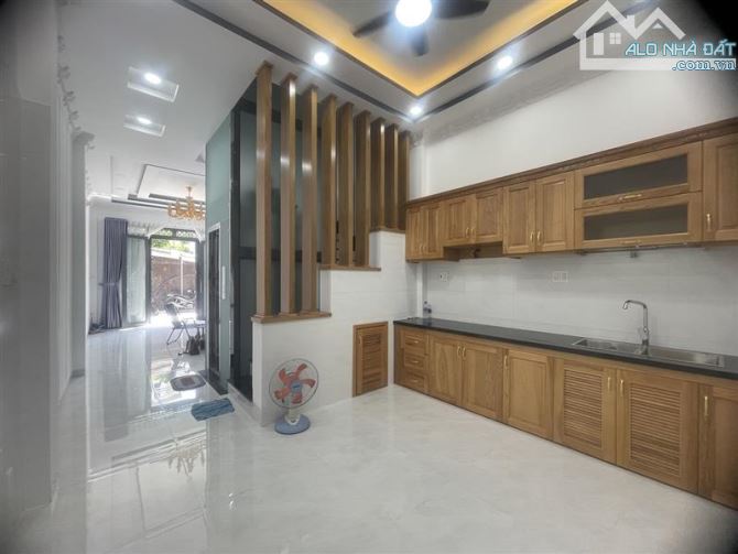 NHÀ 4 TẦNG, NGUYỄN BỈNH KHIÊM, P1, GV - THANG MÁY, GIÁ HƠN 9 TỶ - - 3