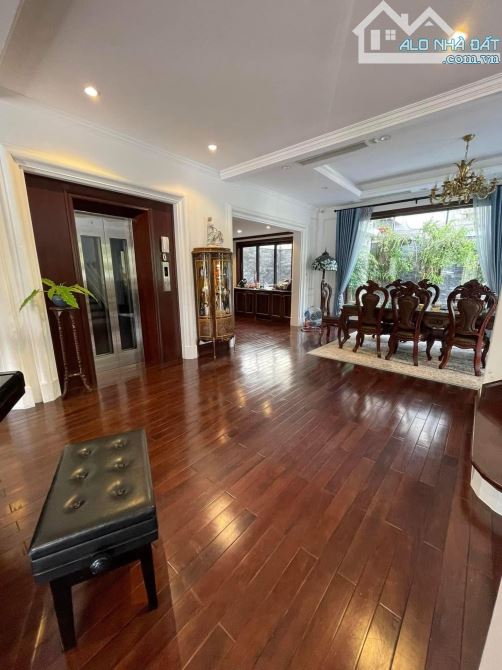 BÁN SIÊU BIỆT PHỦ CIPUTRA 335M2- 4 TẦNG THANG MÁY- LÔ GÓC MT 16M- GIÁ 126 TỶ - 3