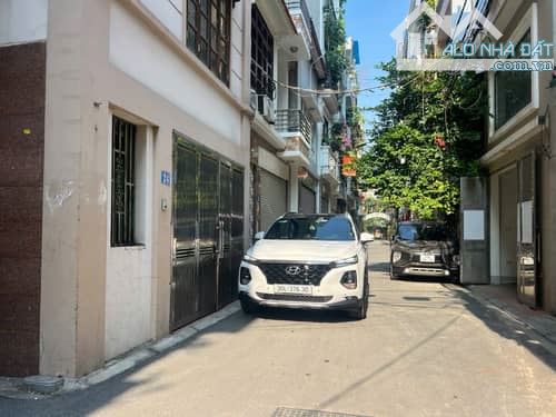 Bán nhà Vũ Xuân Thiều , 4 Tầng , DT 56m2 , MT 4.2m , Giá 10.9 tỷ , Gara Ô tô - Nhà Dân xây - 3