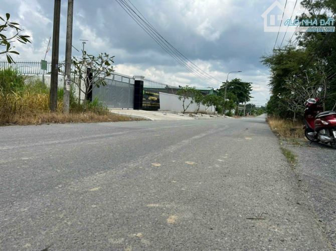 Giá rẻ đẹp..chỉ 15 tỷ. Bán xưởng 2000m full skc Thạnh Phú-Vĩnh Cữu. Đường lớn.SHR. - 4
