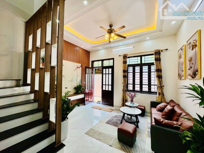 SỐC! SIÊU PHẨM NAM DƯ, 32M, NGÕ NÔNG, GẦN PHỐ, THOÁNG SÁNG, 5,3 TỶ - 4