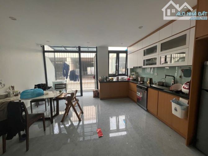 LIỀN KỀ - PHÂN LÔ - KINH DOANH - VỈA HÈ - Ô TÔ TRÁNH, DỪNG ĐỖ, VÀO NHÀ. - 4