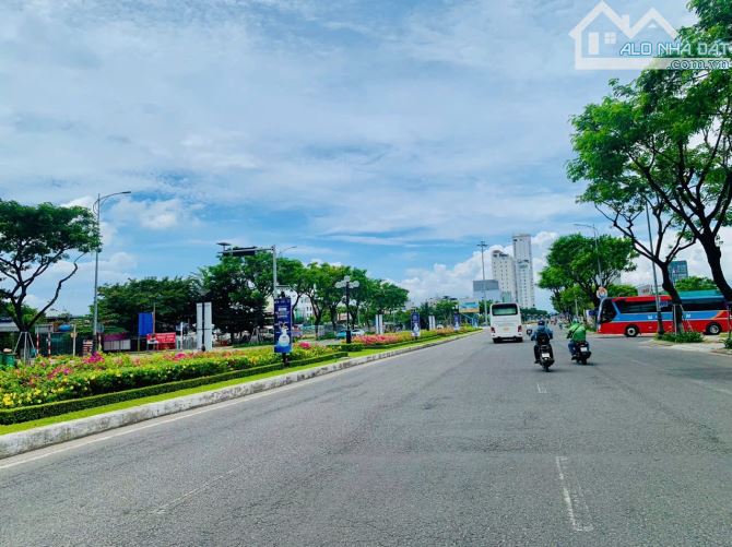 SIÊU PHẨM ĐẤT VÀNG - LÔ ĐẤT 400m2 - NGANG 20M - MẶT TIỀN VÕ VĂN KIỆT, TRỤC ĐƯỜNG LỚN - 4