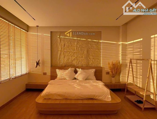 HOMESTAY ĐƯỜNG TRẦN ANH TÔNG 116M2 NGANG 6,9M 5 TẦNG 5PN CÁCH HỒ XUÂN HƯƠNG 1.8KM -13.5 TỶ - 4
