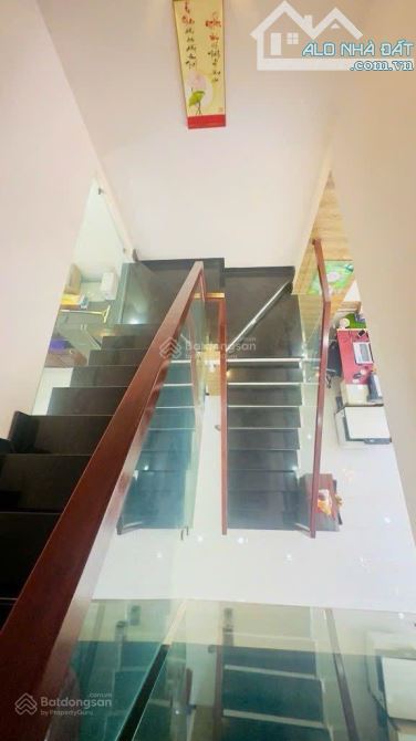 Nhà 3 tầng Lê Văn Việt, ngay Vincom Plaza, 85m2, ngang 5m, HXH, nhỉnh 6 tỷ - 4