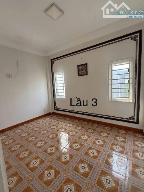 🏡 Xe hơi đỗ tận cửa - Nhà 4 tầng (4PN+3WC) - 40m2 (4x10) - Ngay Nguyễn Kiệm, Phú Nhuận. - 4