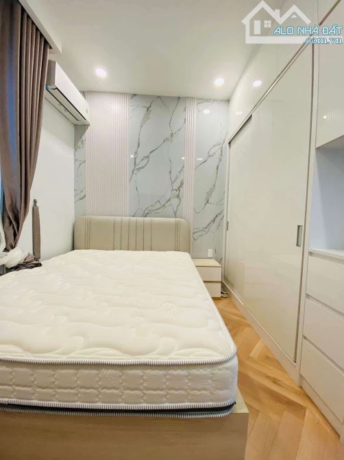 Bán nhà Huỳnh văn bánh Phú nhuận - 5 tầng - ô tô đậu - 8,9 tỷ. - 4
