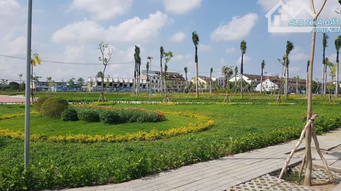 Đất nền đối diện công viên, khu dân cư Minh Châu - 4