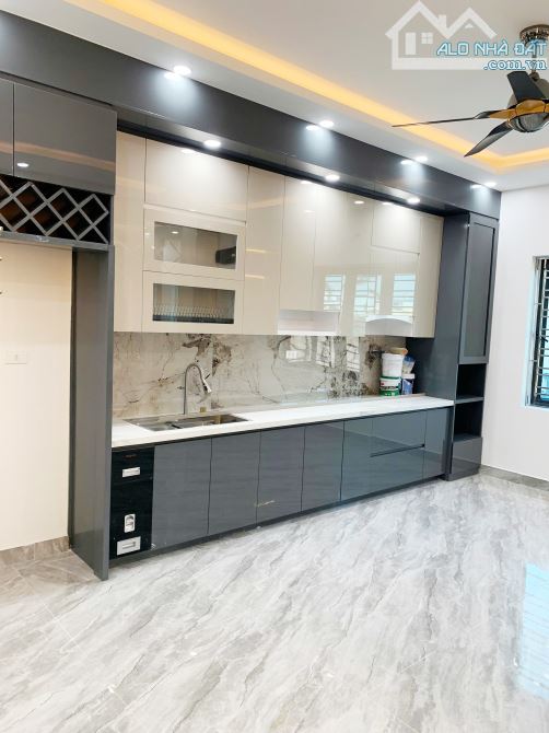 Bán nhà đẹp xây mới Tuyến 2 Lê Hồng Phong. DT 60m2 x 5T Thang Máy - 5
