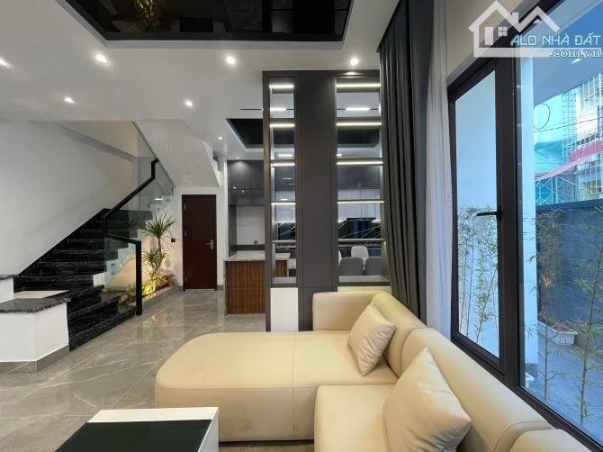 💥 Bán nhà 4 tầng tại  hồ sen Dt 70m Giá 5,2 tỷ - 5