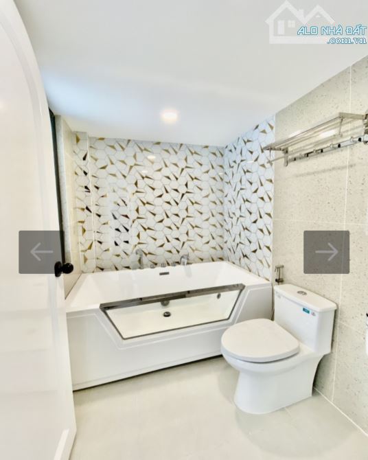 Mặt tiền Âu Dương Lân, P.3, Q.8, DT: 150m2, Bốn tầng thang máy, giảm 1 tỷ 5 còn 24 tỷ 2. - 5