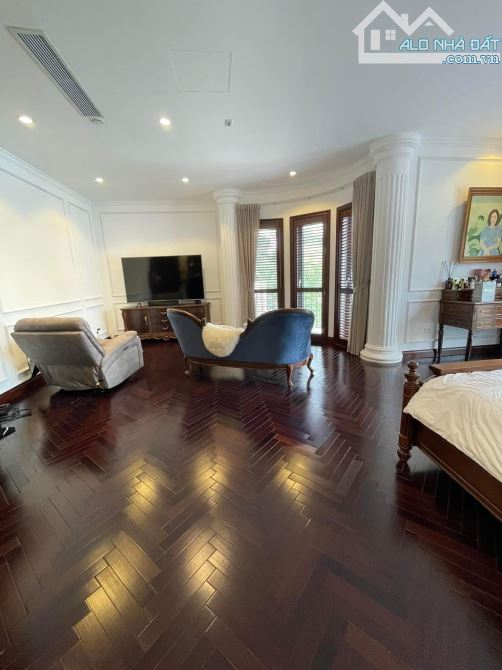 BÁN SIÊU BIỆT PHỦ CIPUTRA 335M2- 4 TẦNG THANG MÁY- LÔ GÓC MT 16M- GIÁ 126 TỶ - 5