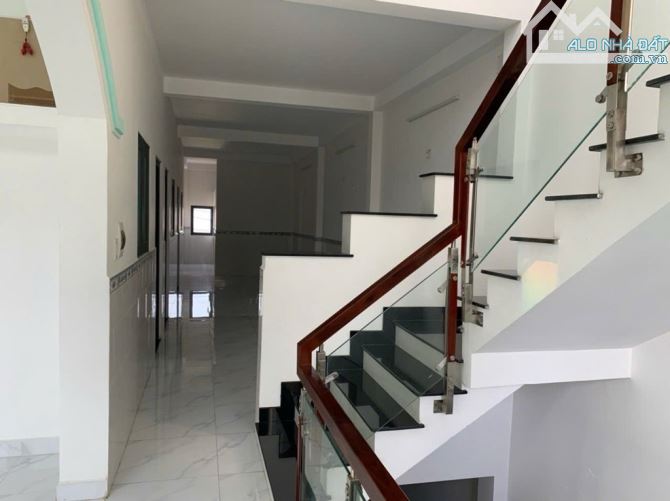 GIẢM 3,5 TỶ - ĐƯỜNG 10M KINH DOANH - 3 TẦNG - 195M2 - NỞ HẬU - CÓ MẶT HẺM SAU - GẦN EMART - 6