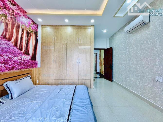 Siêu phẩm gần Sân Bay. Nhà 78m2 Cộng Hòa thông ra Thăng Long xây 1trệt 3 lầu. Giá 3 tỷ 550 - 6