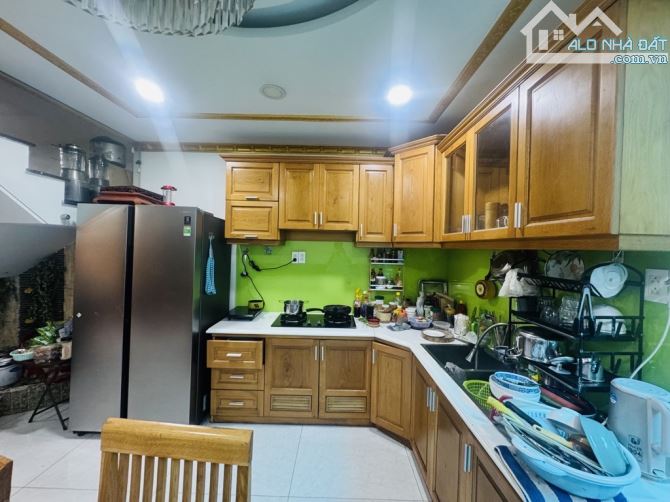 TÂN PHÚ - HẺM XE HƠI - NHÀ ĐẸP 5 TẦNG - 66M2 - NGANG GẦN 5M (4,7X14)- 4PN 6WC - AN NINH YÊ - 6