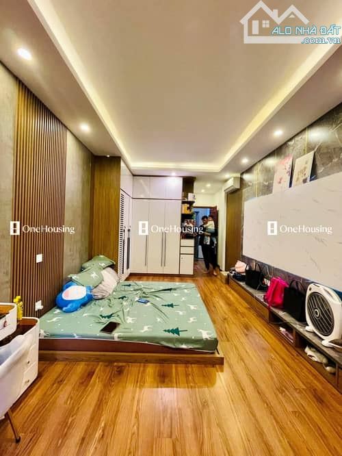Bán nhà khu 918 , 6 Tầng , DT 42m2 , MT 3.6m, Giá 11.9 tỷ , Ô tô tránh - Sân Golf - 6