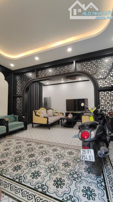 Nhỉnh 19 tỷ Chọn ngay Nhà Phạm Văn Đồng DT 56m2, MT 5.6m, 7 tầng, thông sàn, vỉa hè 10m - 7