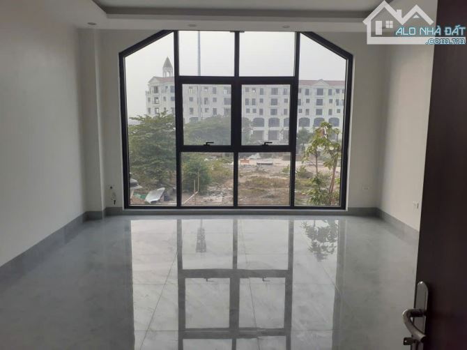 LIỀN KỀ - PHÂN LÔ - KINH DOANH - VỈA HÈ - Ô TÔ TRÁNH, DỪNG ĐỖ, VÀO NHÀ. - 7