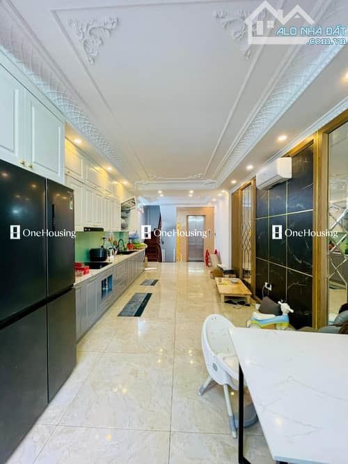 Bán nhà khu 918 , 6 Tầng , DT 42m2 , MT 3.6m, Giá 11.9 tỷ , Ô tô tránh - Sân Golf - 7