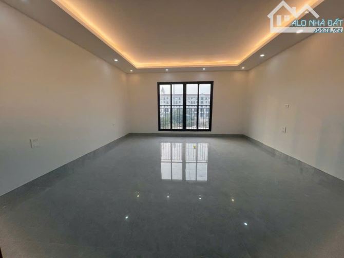 LIỀN KỀ - PHÂN LÔ - KINH DOANH - VỈA HÈ - Ô TÔ TRÁNH, DỪNG ĐỖ, VÀO NHÀ. - 8