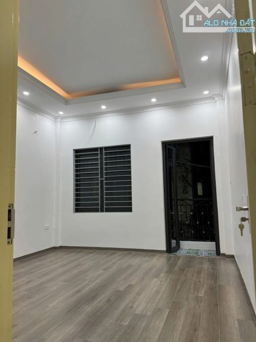 BÁN NHÀ TRẦN THÁI TÔNG, OTO ĐỖ CỬA, NGÕ THÔNG KINH DOANH, NHÀ ĐẸP -  40M2*5T*4M GIÁ 11 TỶ - 8