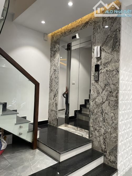 Xuân Diệu/Tây Hồ 43m x 7T mới tinh, thang máy - 12.1 tỷ