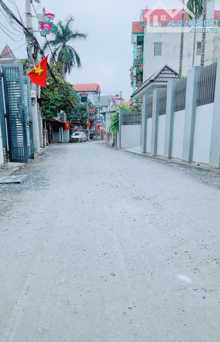 Bánn đất đẹp ô tô vào tận đất Võng La Đông Anh 105m zá rẻ nhất khu vực