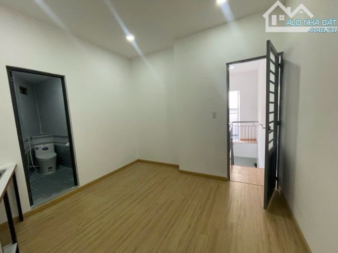 Cần Bán Gấp Giá Rẻ Nhà 1/HXT đường Tân Thành Tân Phú DT khủng 6mx10m 3 Tầng chỉ 4.5 Tỷ