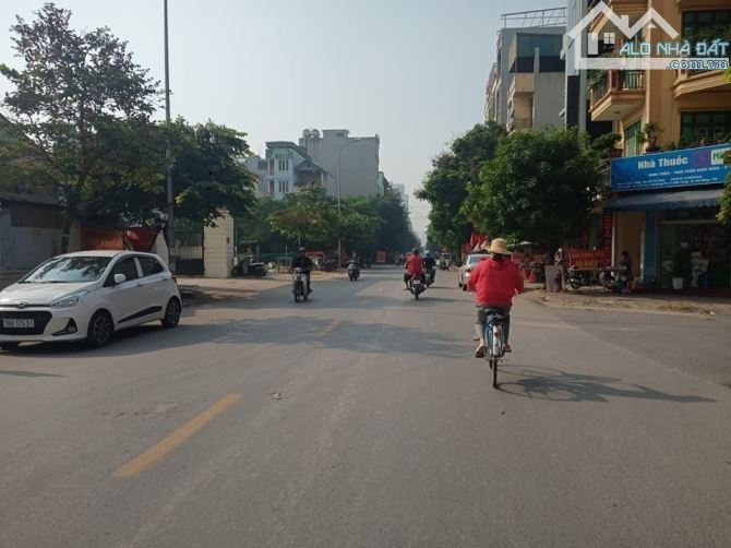 Hàng hiếm, bán đất dịch vụ Kiến Hưng, Hà Đông 50m2 MT5.6m phân lô vỉa hè ô tô tránh 12 tỷ