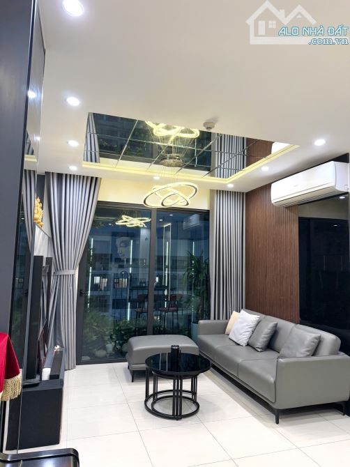 BÁN CHUNG CƯ VINHOMES SMARTCITY, 2 NGỦ, 65M, LÔ GÓC, NỘI THẤT VIP, 3.98 TỶ