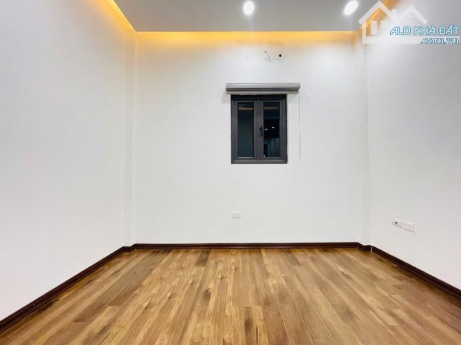 Cần bán nhà Định Công hạ, Đại Kim, Hoàng mai, 42m2, sổ đỏ, ô tô tải đỗ cửa. Giá 6 tỷ