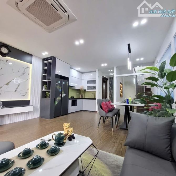 BÁN NHÀ PHÂN LÔ – THANG MÁY - VƯƠNG THỪA VŨ, 47M, 7 TẦNG, 19,5 TỶ