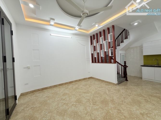 BÁN NHÀ GẦN CẦU NHẬT TÂN, LẠC LONG QUÂN, HƠN 7 TỶ