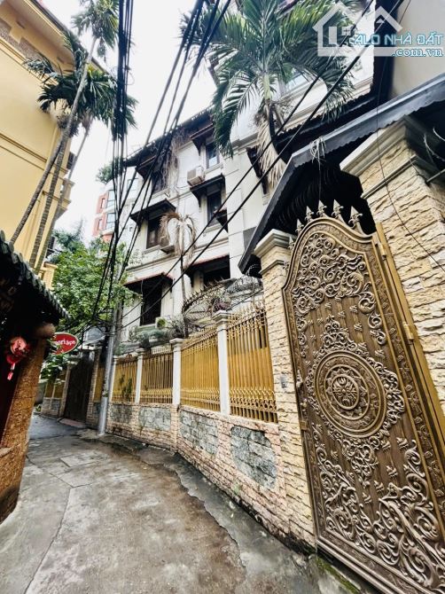 Bán Biệt Thự Quảng An Tây Hồ, 160m2 5 Tầng, Gara Ô Tô, Sân Vườn Rộng, An Ninh Tốt, Gần Hồ