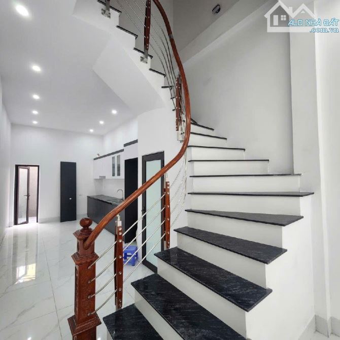 Nhà 4 tầng, ô tô tránh, kinh doanh 60m2 Khai Sơn - Ngọc Thụy